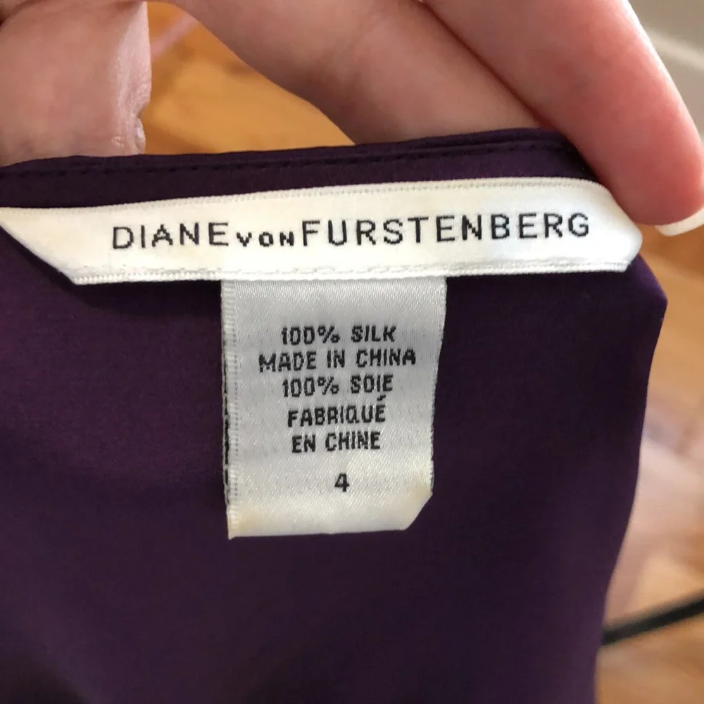 Diane Von Furstenberg 100% silk Purple Wrap Blouse 4 - Picture 3 of 16